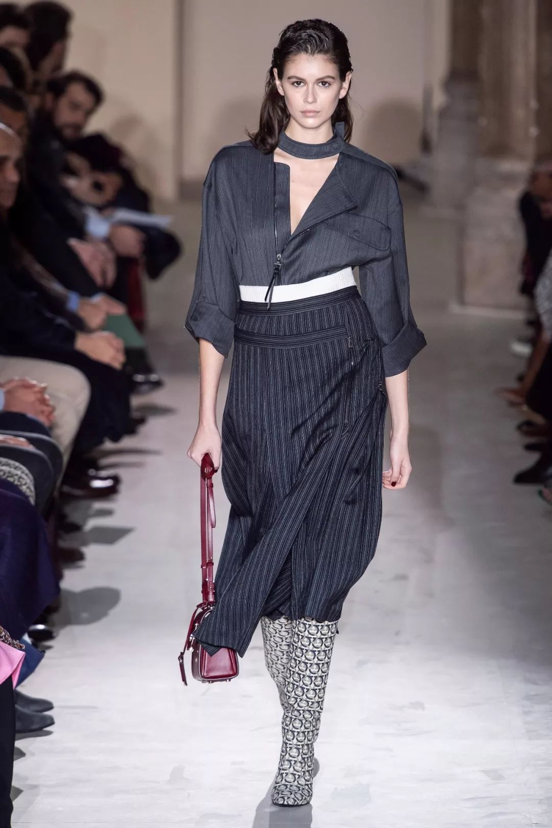 張鈞甯米蘭時尚造型解密 飾品背后的設計大師