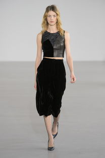 歐美風(fēng)穿搭 簡約干練，詮釋現(xiàn)代女性的自信與魅力